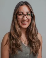 Dr. (c) Mónica Toro